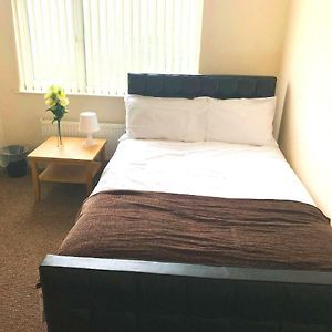 Deluxe Double Room Shower